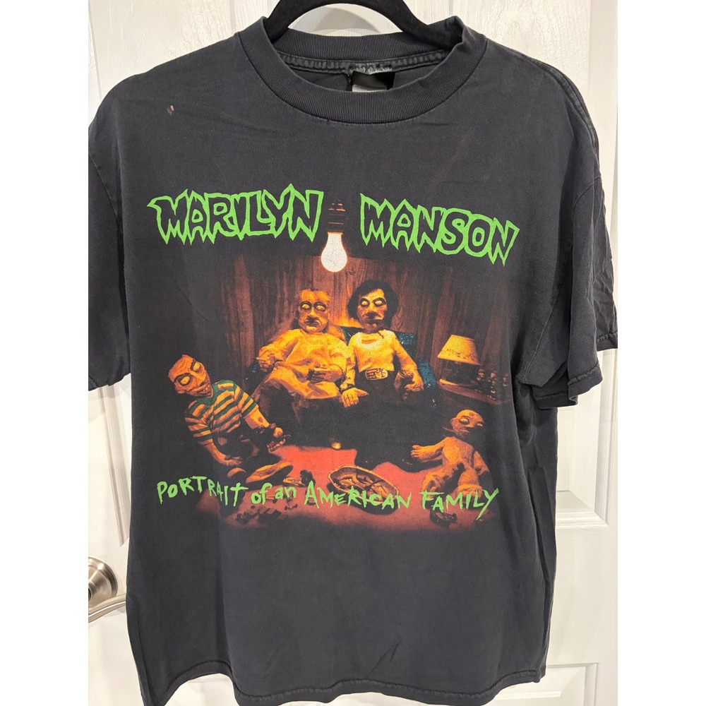 Vintage Y2K Giant Marilyn Manson Size Med Portrait Of An American Family T Shirt